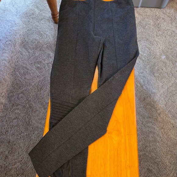 New Lyssé Grey Pants with Faux Leather Trim - L - Picture 1 of 6